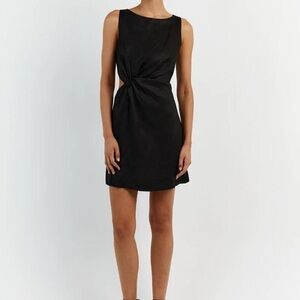DISSH LEILANI BLACK LINEN MINI DRESS - 6/BLACK
BRAND NEW W TAGS